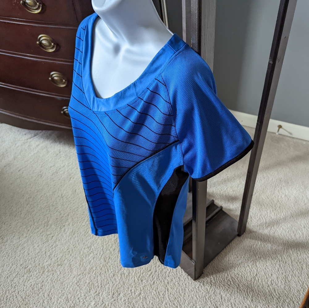 Bolle Blue Fitted Active Shirt Size Large - Picture 3 of 9